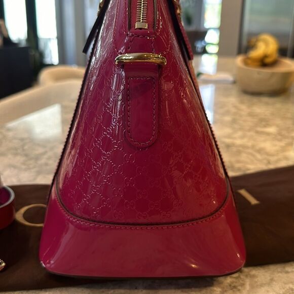 👜 Vintage Gucci Microguccissima Fuchsia Leather Bag – Gold Hardware, Y2K Chic - Picture 4 of 10